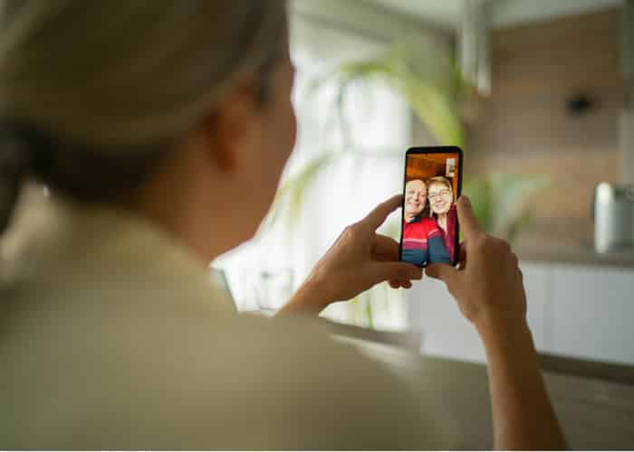 FaceTime Dolphin Pointe Health Care